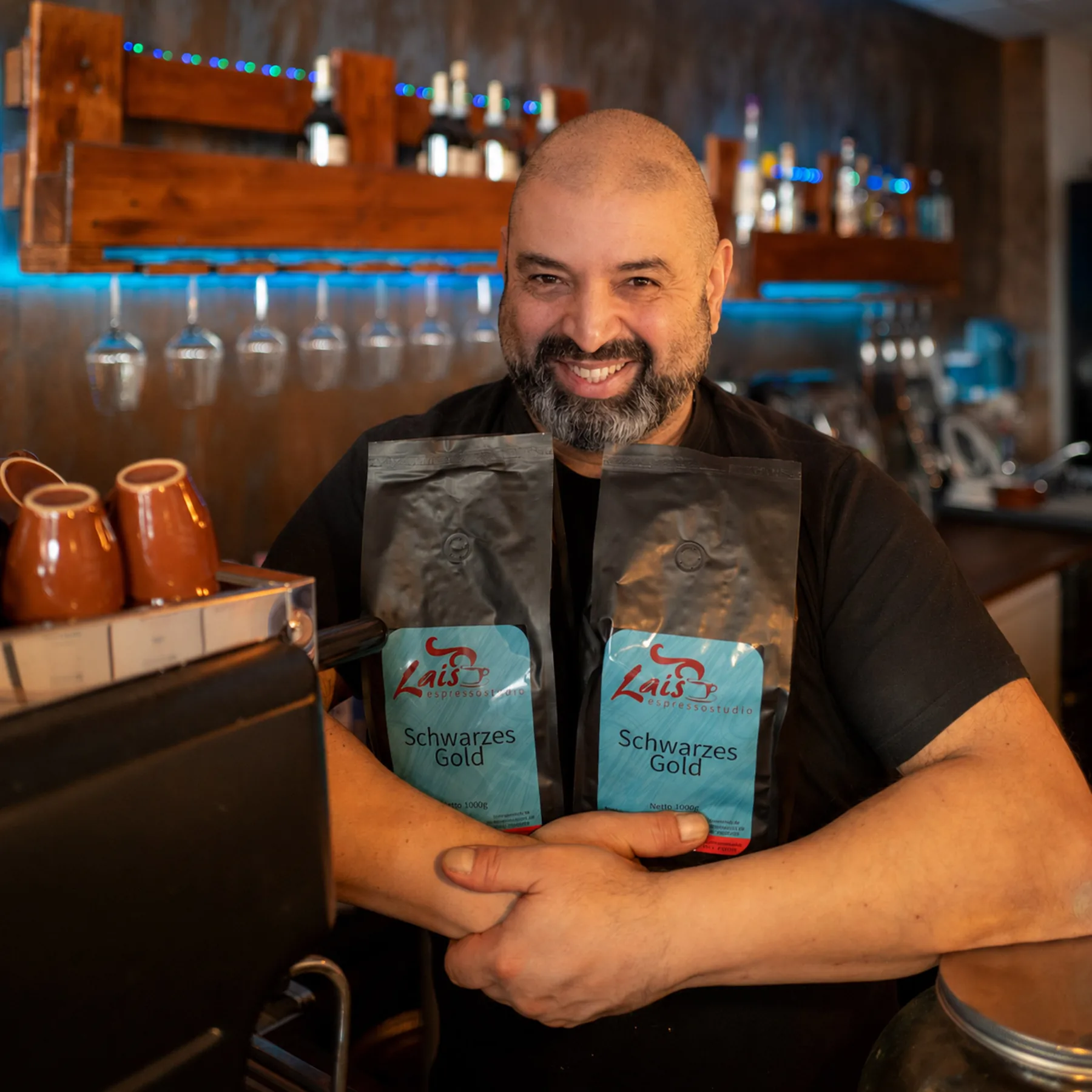 Mit Liebe zum Barista-Handwerk zubereitet mit Frisch zubereitete Kaffeespezialitäten im Lais Herzlich willkommen im Lais Espressostudio